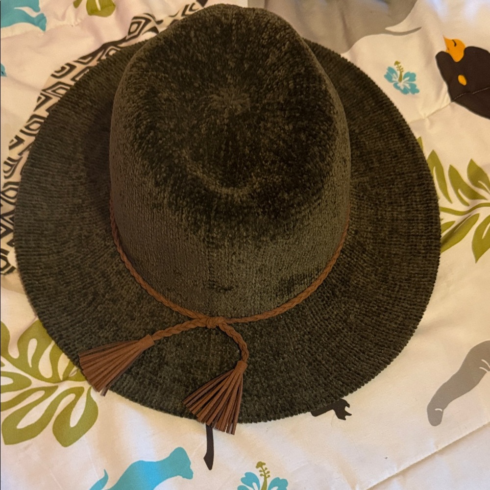 Elegant Dark Green Women's Hat with Tassel Accent